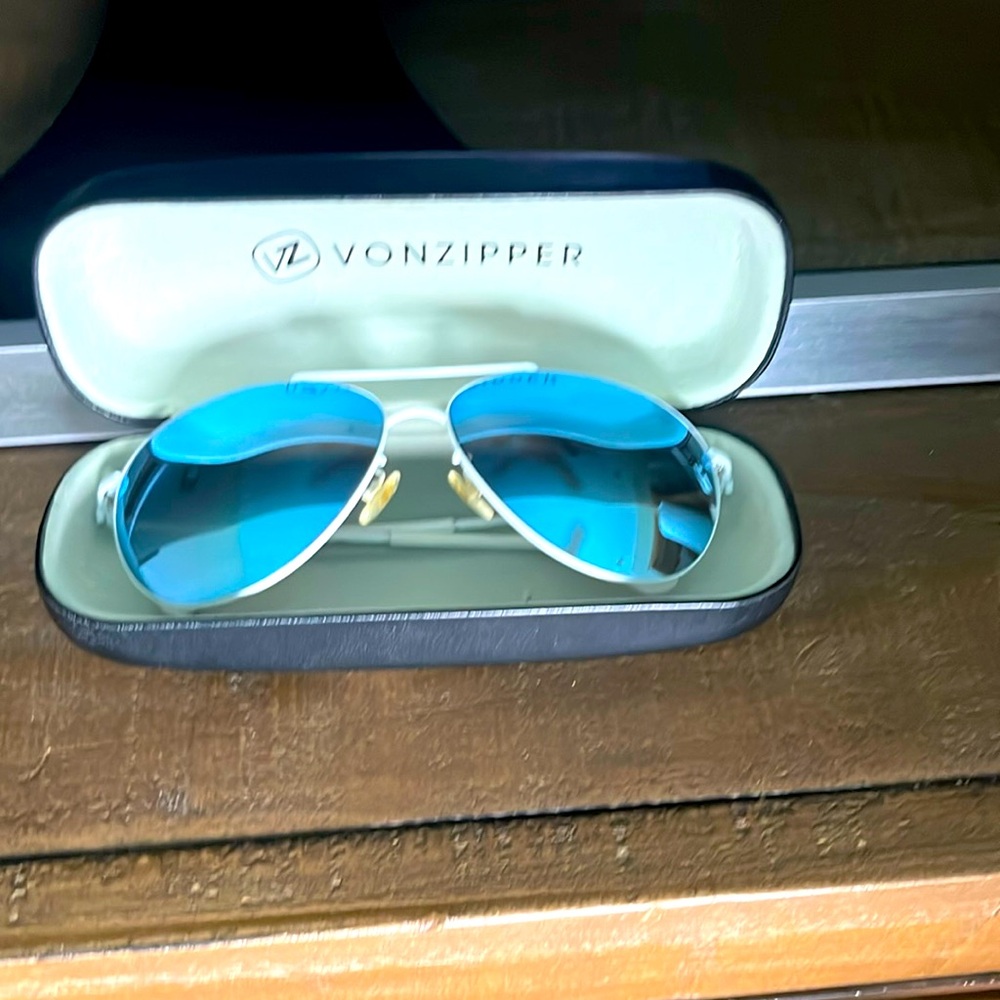 Von Zipper Wingding aviators